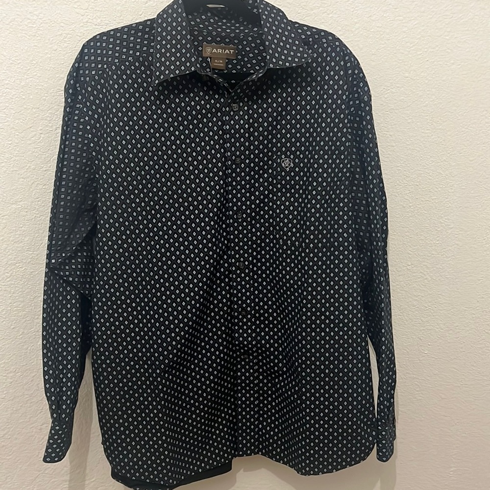 ARIAT men’s long sleeve - black with light gray diamonds. XL/TG